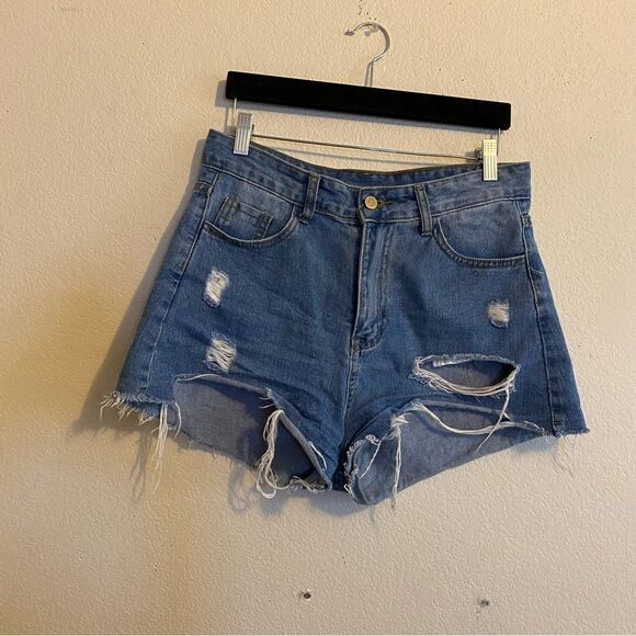High waisted distressed jean shorts - Picture 2 of 10